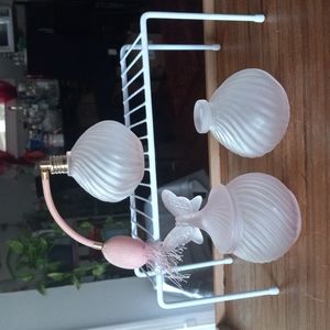 Vtg Pink frosted perfume bottle 3 PC vanity set.